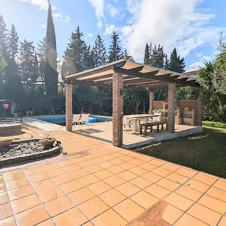 Mona Private Pool And Barbecue In *