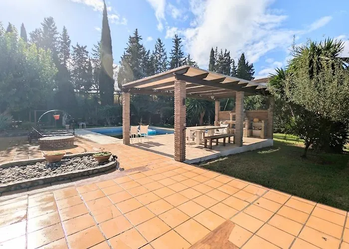 Mona Private Pool And Barbecue In *